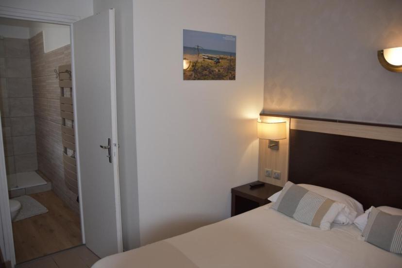 סן-טרויאן-לה-באן Hotel Le Coureau חדר תמונה